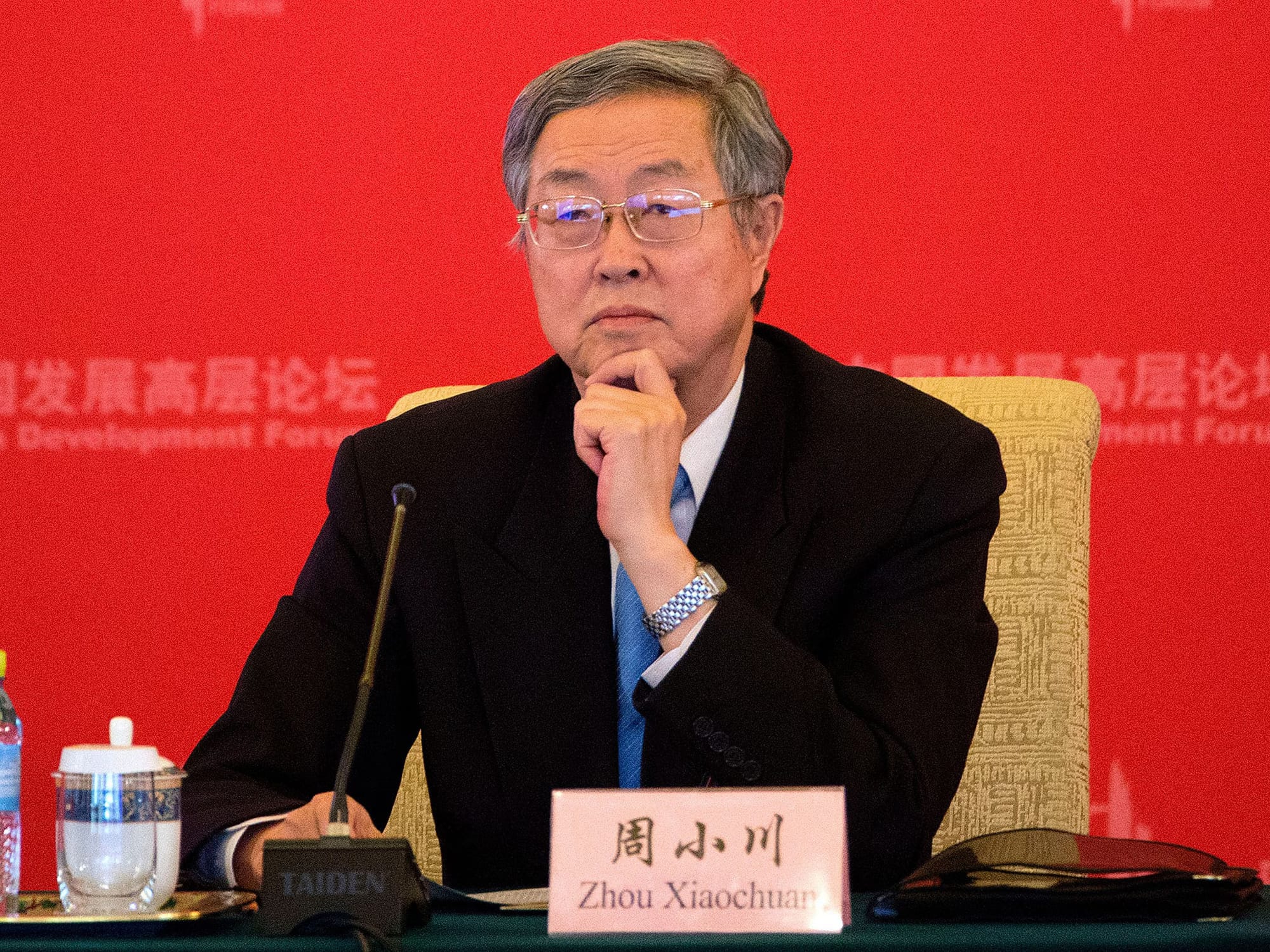 China’s Former Central Bank Governor Warns of Risks in Stablecoin Adoption