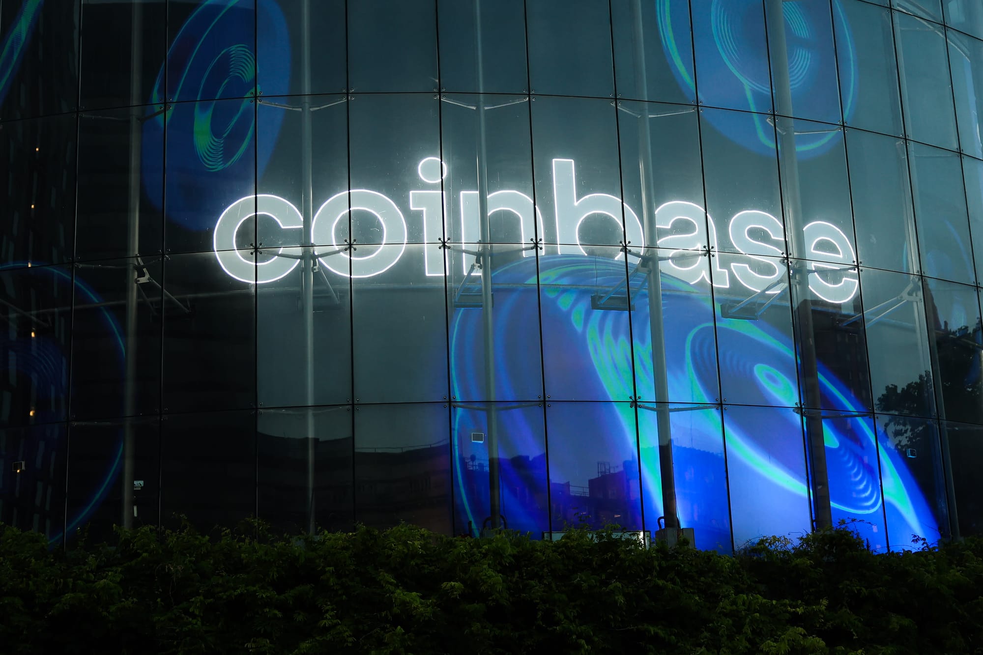 Coinbase Opens Public Token Sales to U.S. Investors, Monad to Debut First
