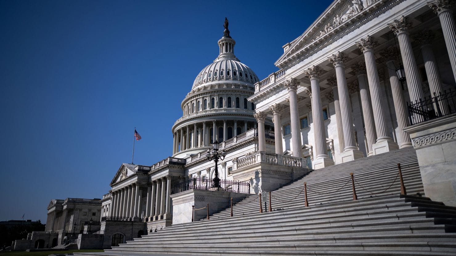 Crypto CLARITY Act Stalls Before Midterms